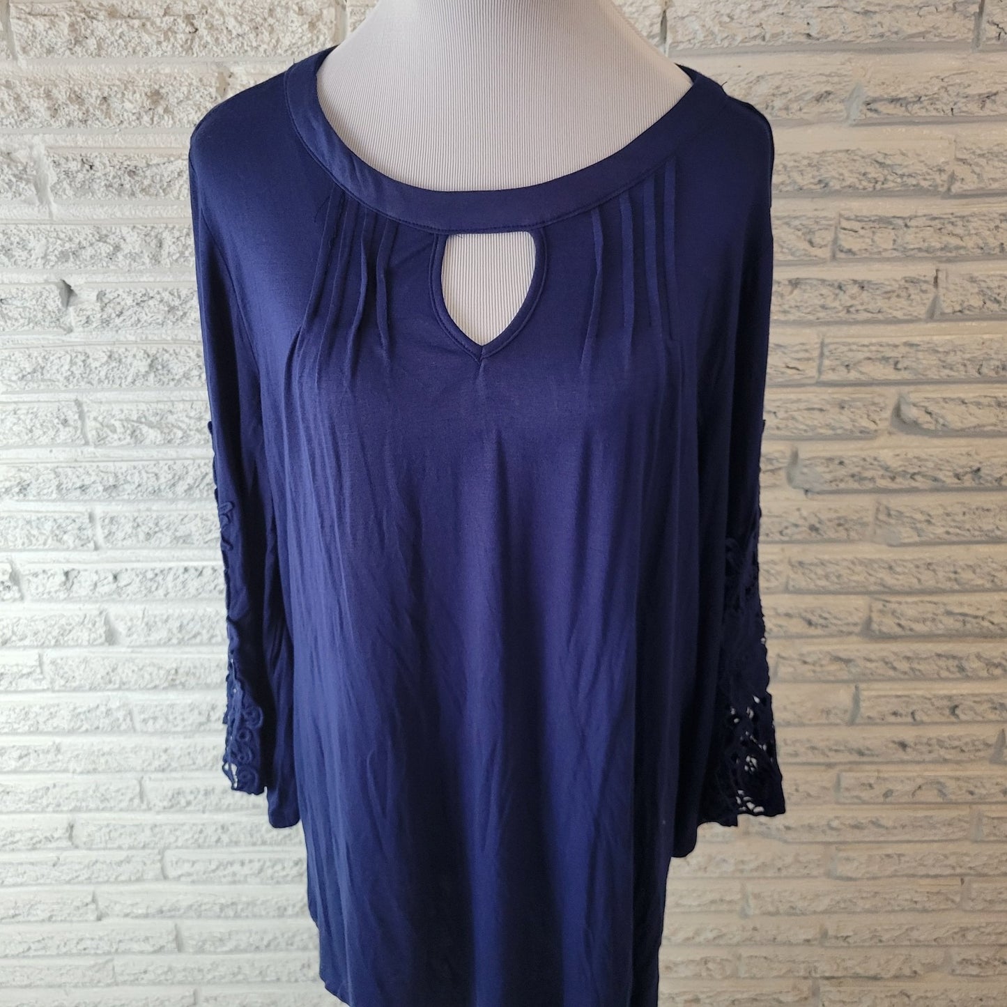 John Paul Richard Womens Top 1X Plus Tunic Crochet 3/4 Sleeve Pintucked Blue