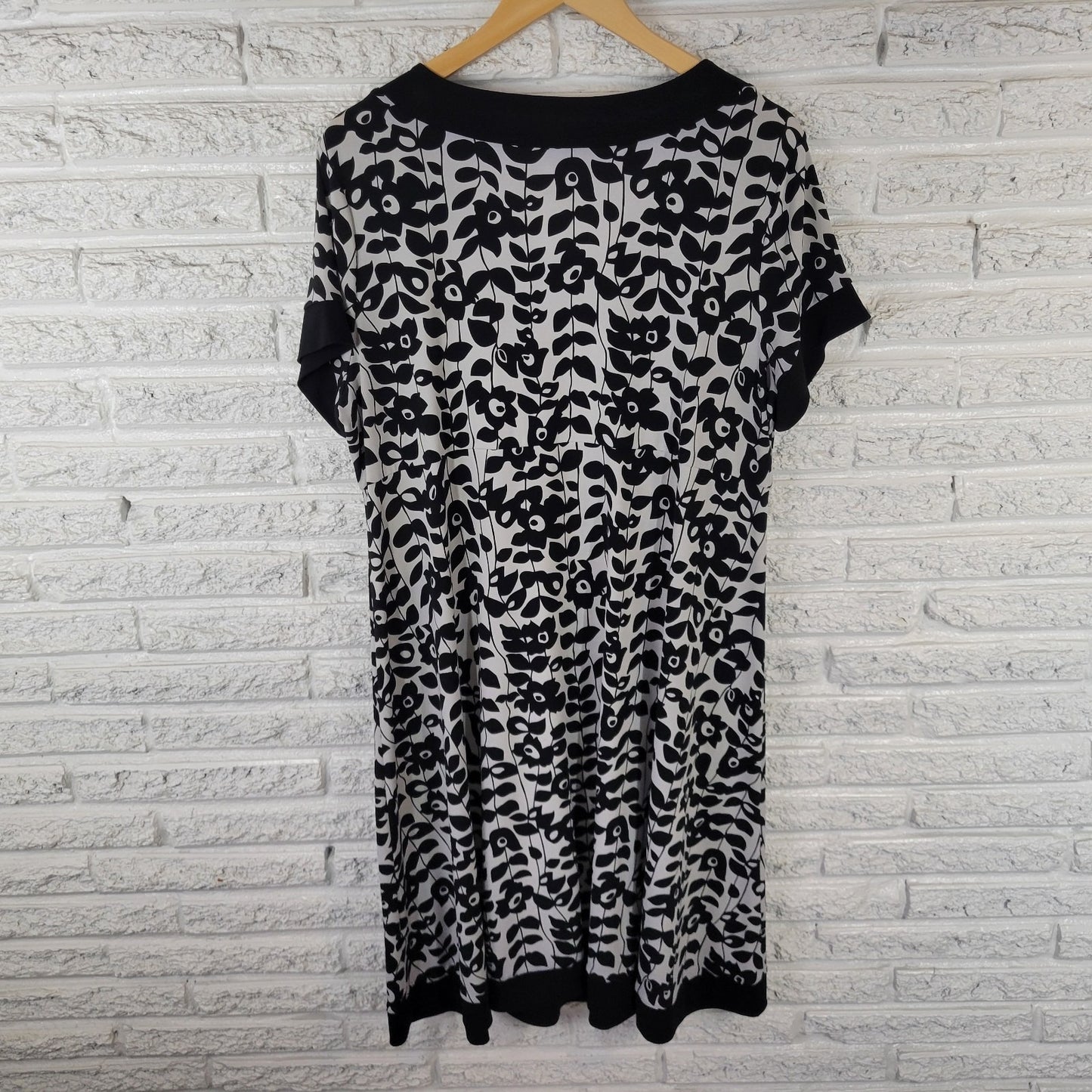 Apt 9 Womens Dress 1X Plus Short Sleeve Black Floral Poly Blend Office Casual