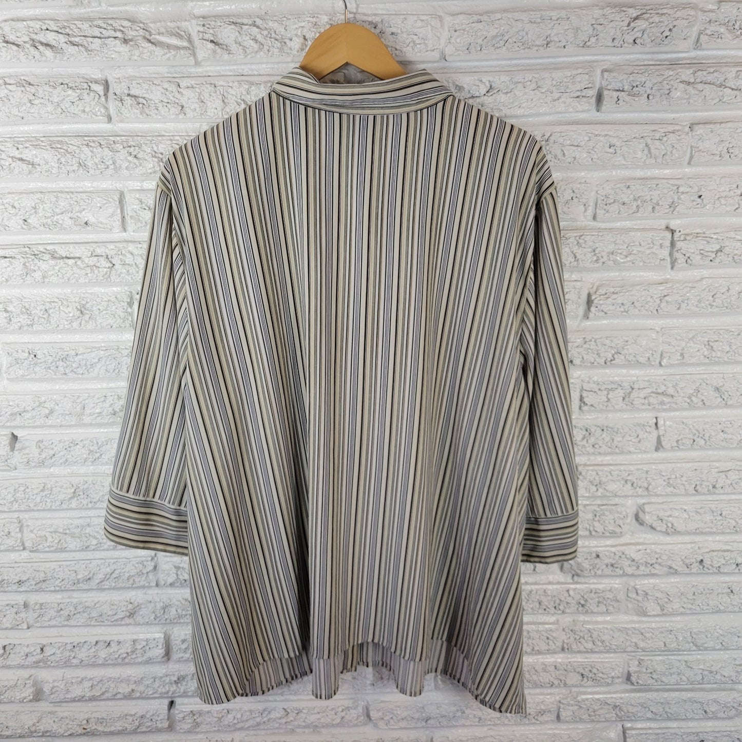 Maggie Barnes Womens Top 3X Plus 3/4 Slit Sleeve Button Green Striped Poly Blend