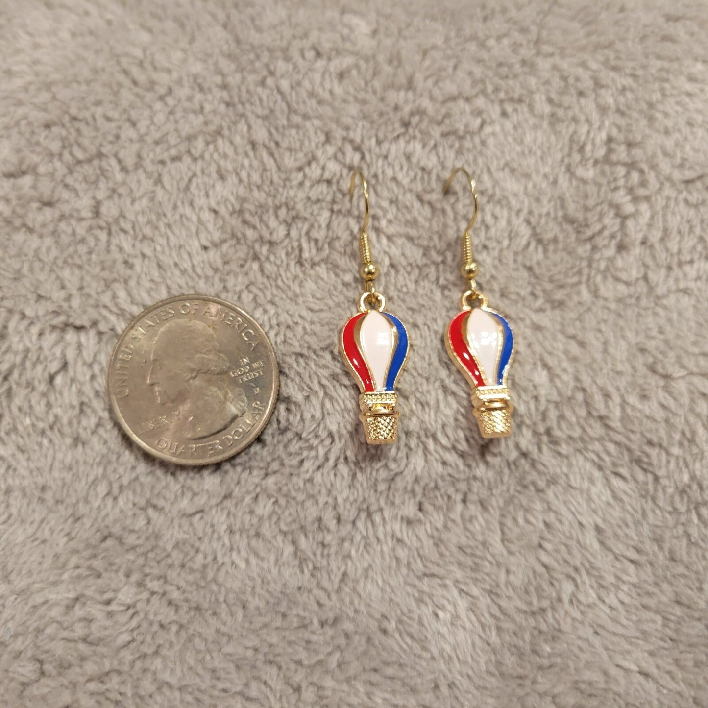 Fourth of July Patriotic Womens Earrings One Pair Hot Air Balloon USA Hanging