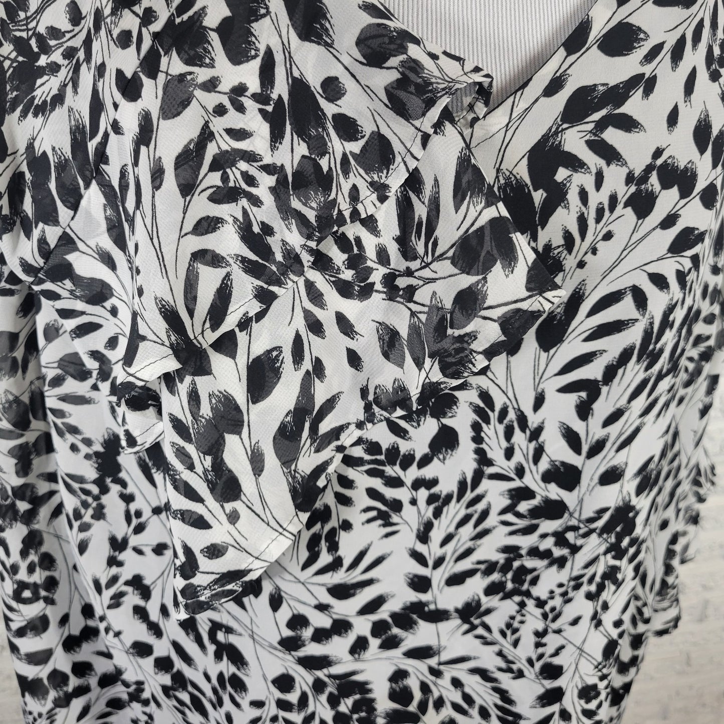 Avenue Womens Top 18 20 Plus Tunic Double Bell Sleeve Black Floral Lightweight