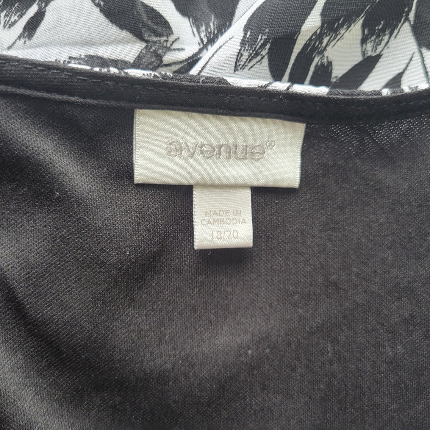 Avenue Womens Top 18 20 Plus Tunic Double Bell Sleeve Black Floral Lightweight