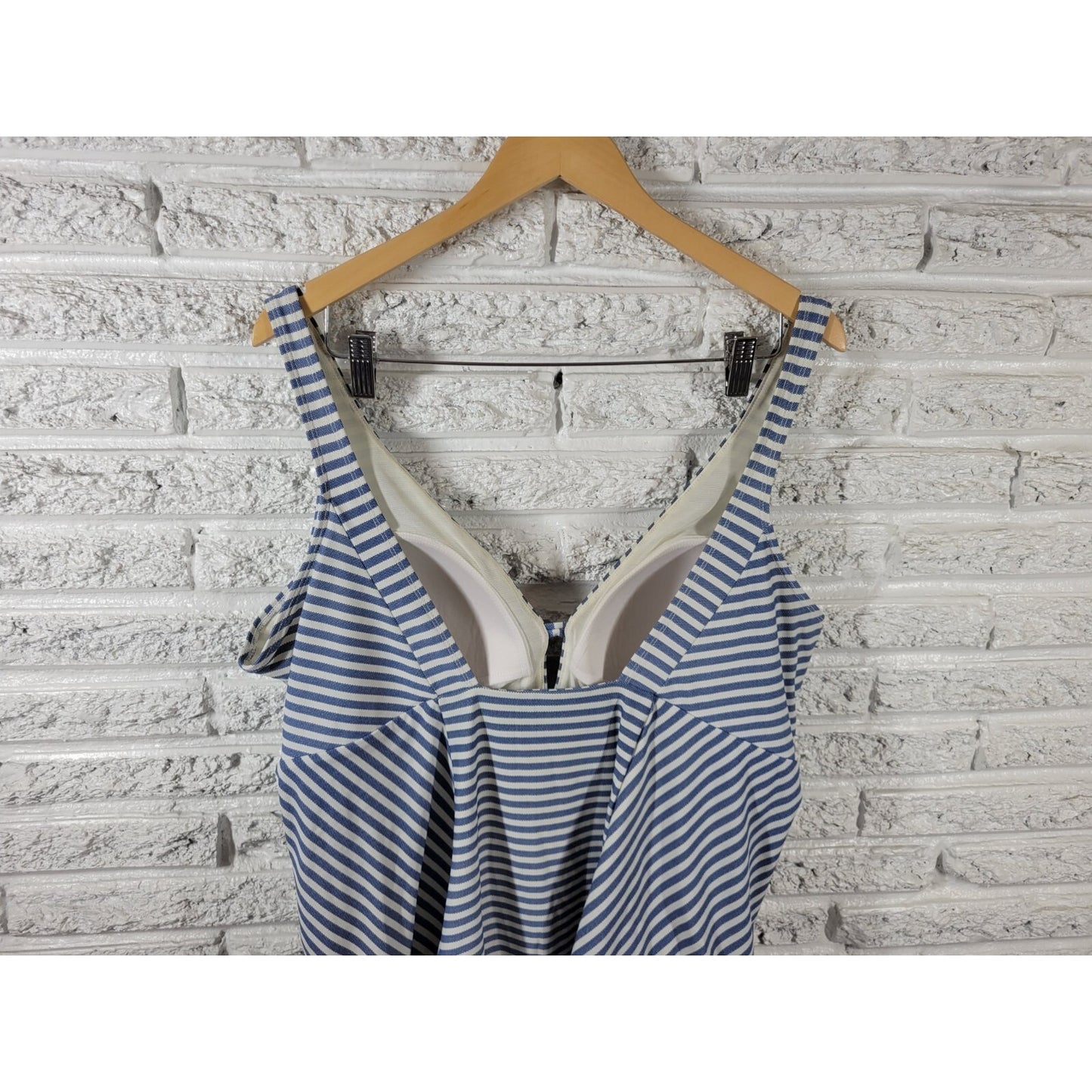 Time Tru Womens Swimsuit 2X 20W 22W Plus One Piece Bra Blue Stripe Lined Keyhole