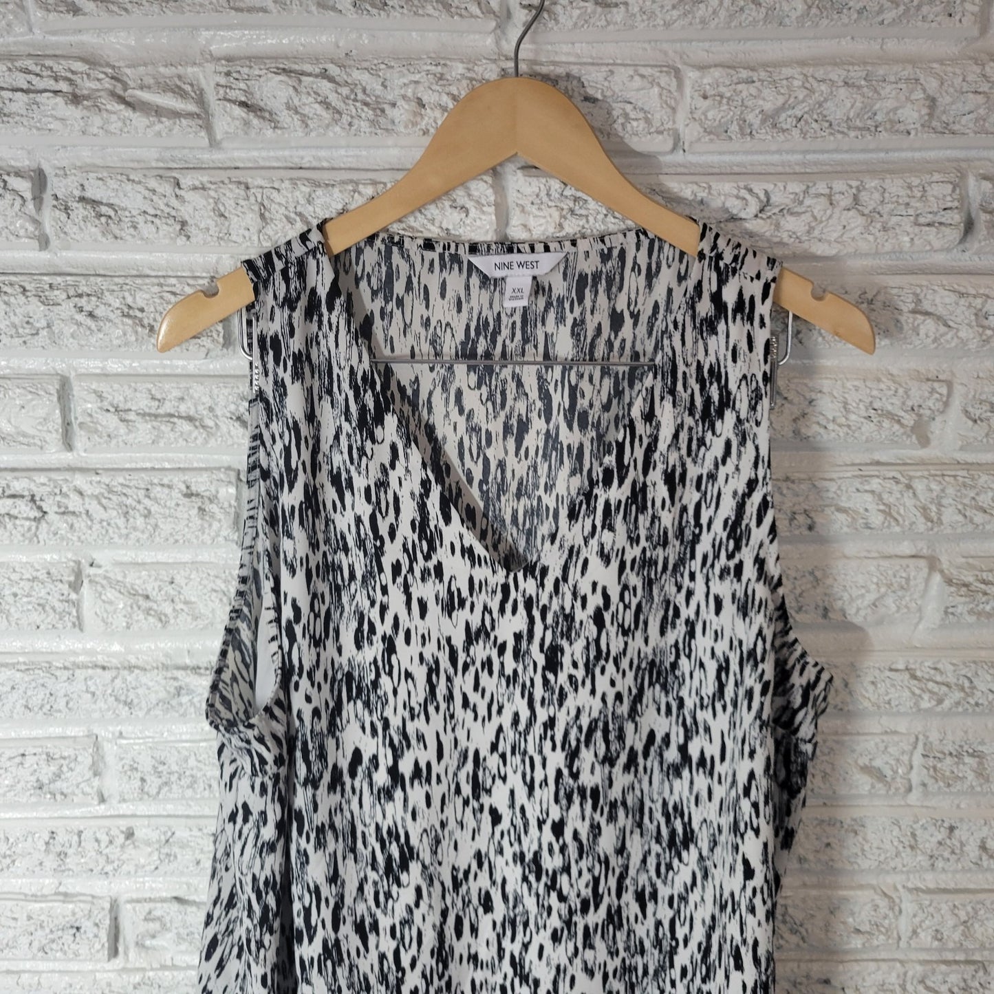 Nine West Womens Top XXL Sleeveless Black Watercolor Polyester Lightweight Lined