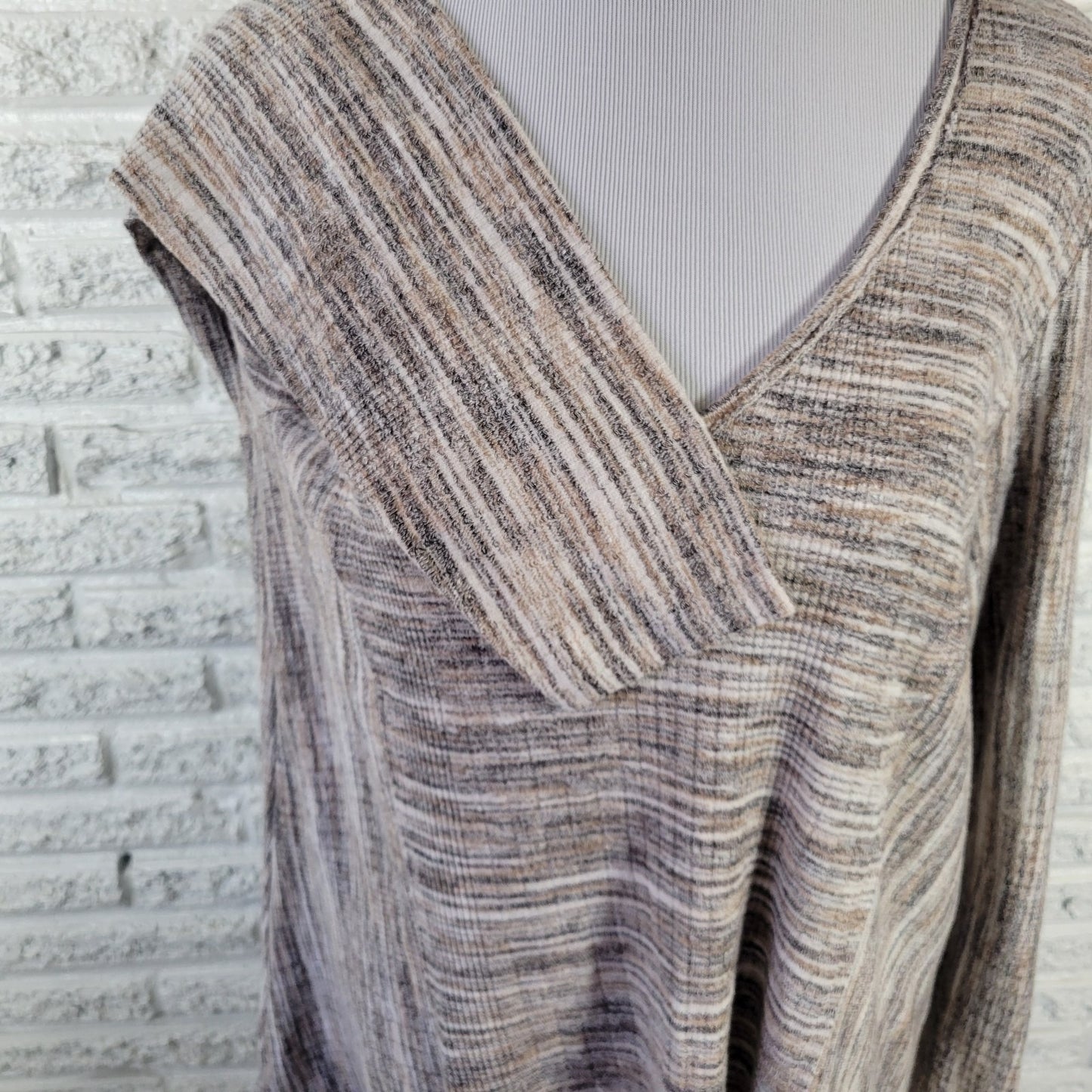 Knox Rose Top XXL Plus Tan Gray Striped Knit V-Neck Blouse Long Sleeve Stretch