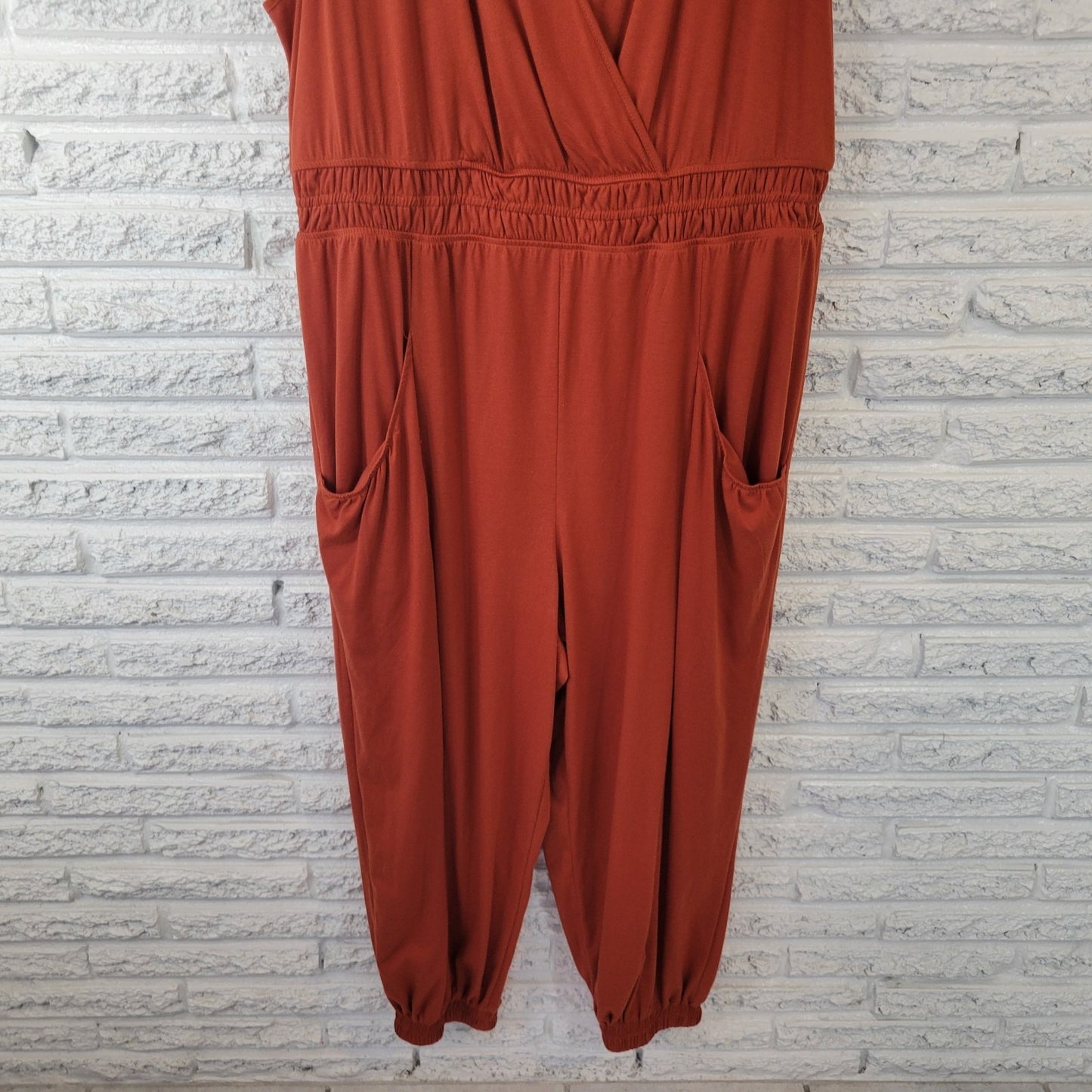 Bloomchic Womens Jumpsuit 18 20 Plus Capri Sleeveless Burnt Orange Harem Pockets