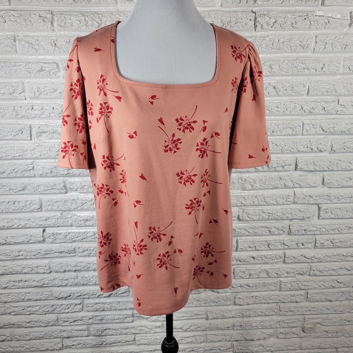 Liz Claiborne Womens Top XXL Plus Tee Short Sleeve Pink Floral Casual Poly Blend