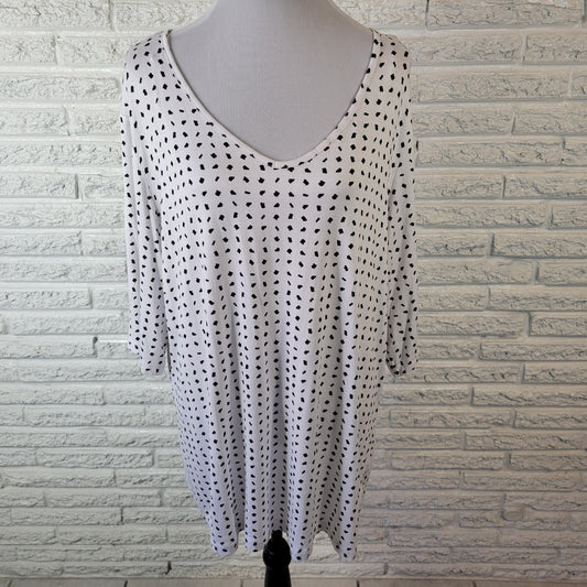 Attention Women 1X Plus Blouse Tunic Black White Geometric V-Neck 3/4 Sleeve