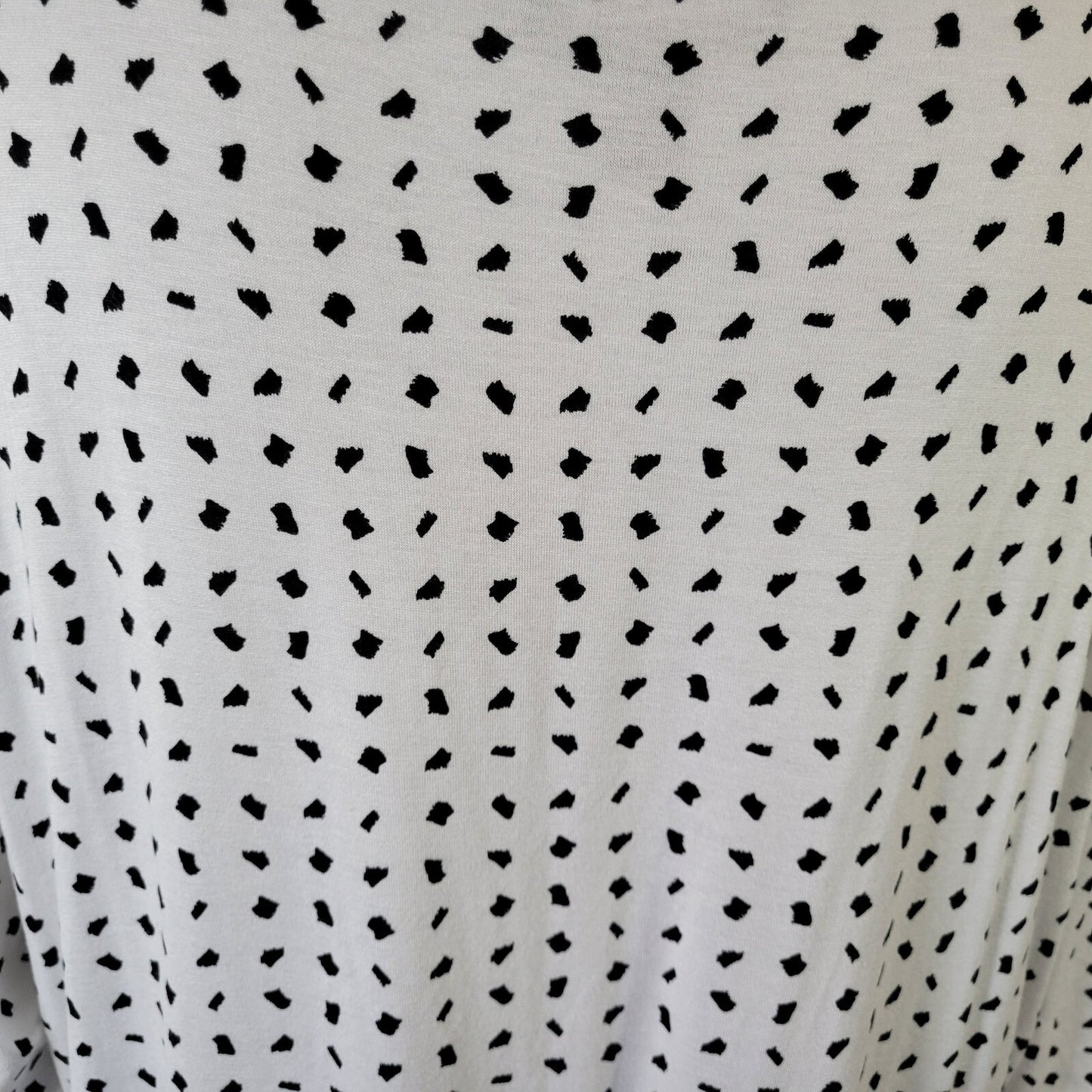 Attention Women 1X Plus Blouse Tunic Black White Geometric V-Neck 3/4 Sleeve