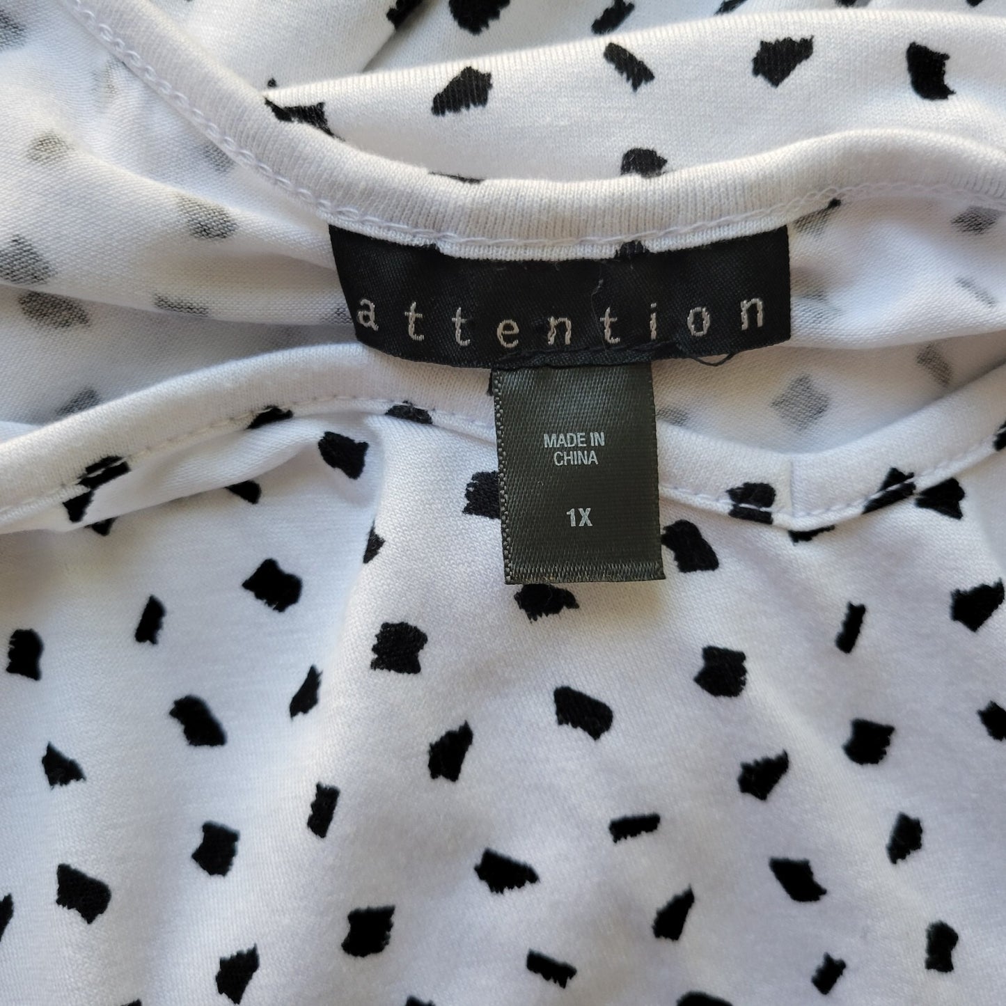Attention Women 1X Plus Blouse Tunic Black White Geometric V-Neck 3/4 Sleeve