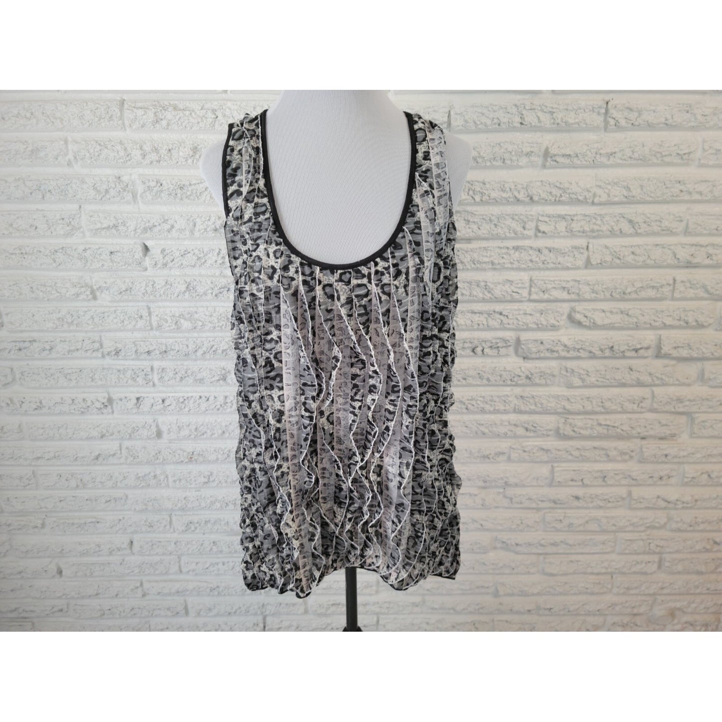 Cato Womens Top Extra Large XL Tank Gray Animal Print Pintuck Ruffle Poly Blend