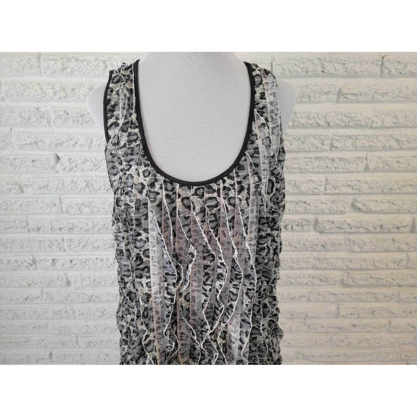 Cato Womens Top Extra Large XL Tank Gray Animal Print Pintuck Ruffle Poly Blend