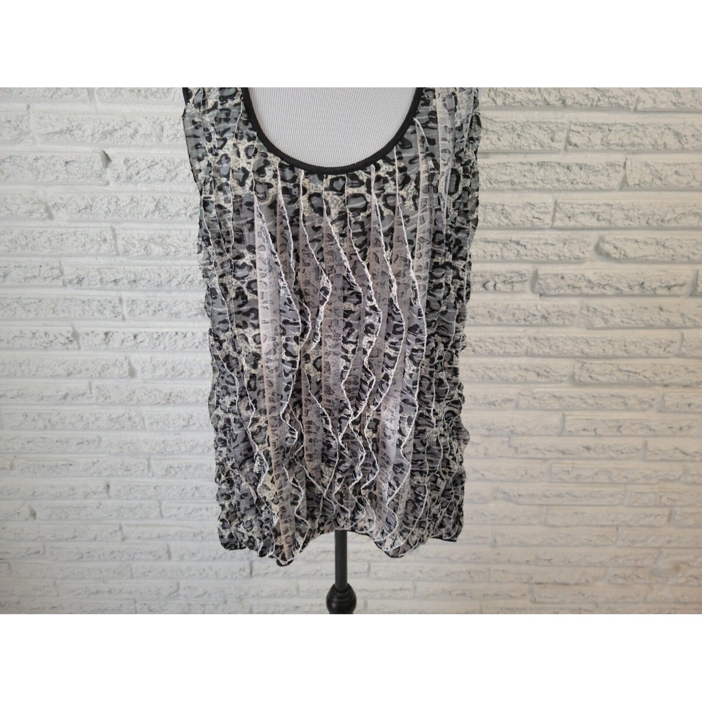 Cato Womens Top Extra Large XL Tank Gray Animal Print Pintuck Ruffle Poly Blend