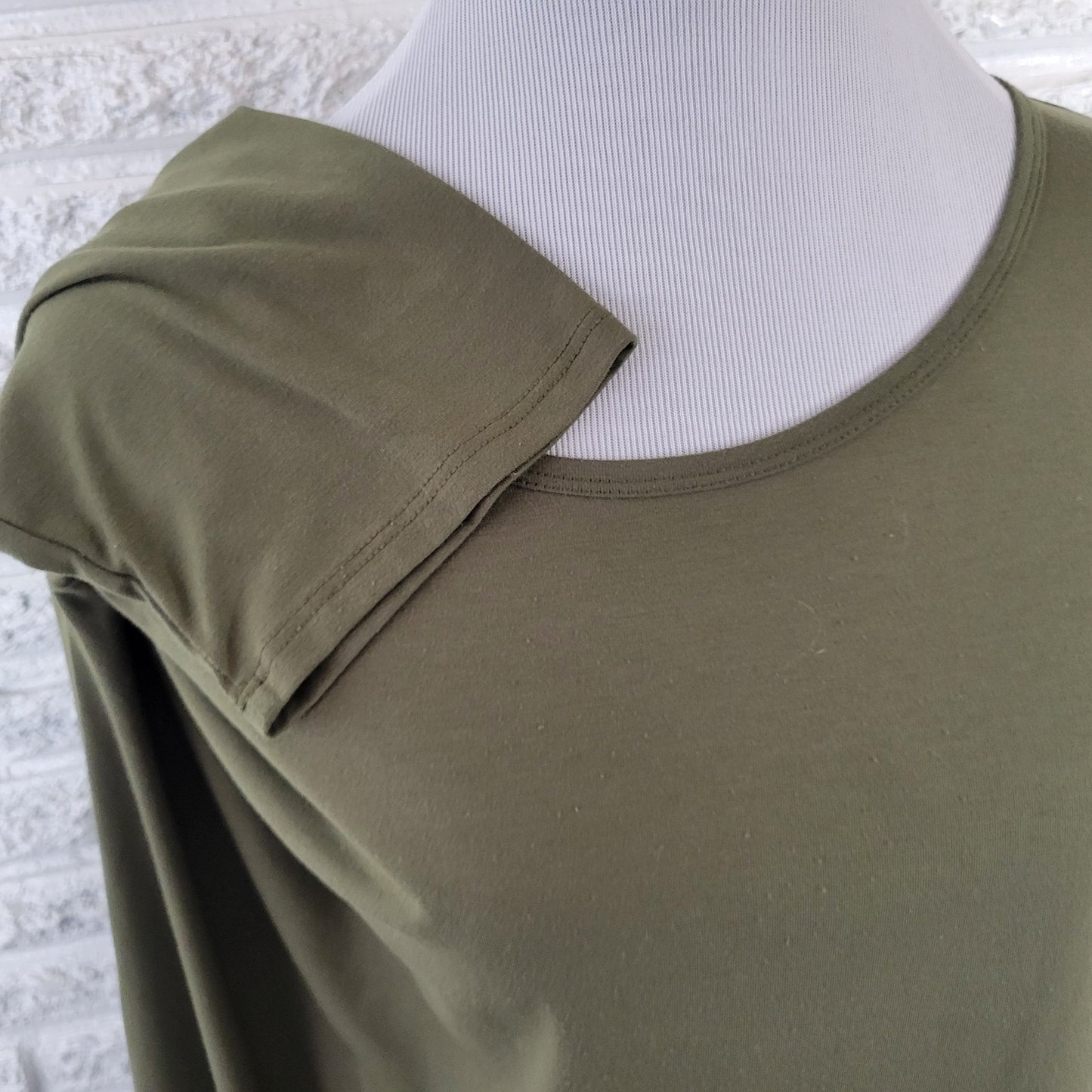 LuLaRoe Women's Size XL Solid Green Scoop Neck T-Shirt Short Sleeve Stretch