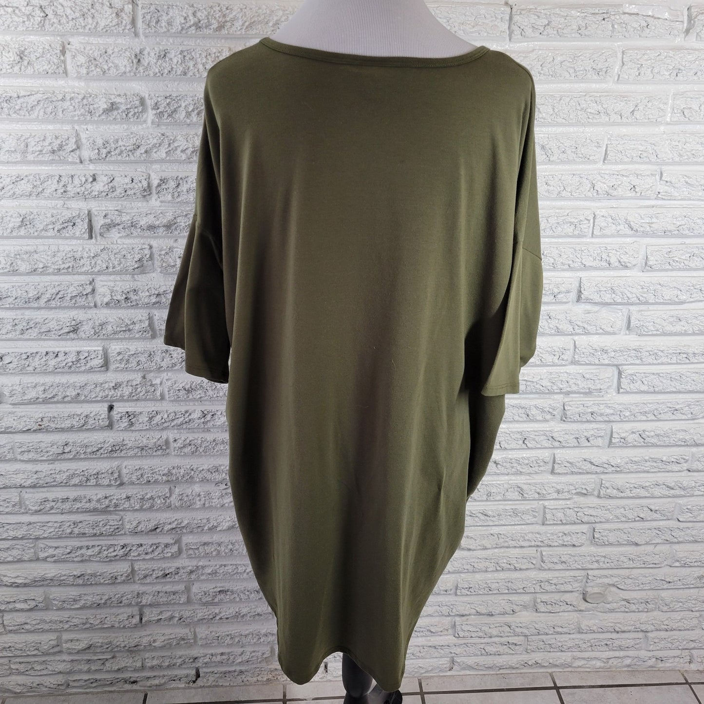 LuLaRoe Women's Size XL Solid Green Scoop Neck T-Shirt Short Sleeve Stretch