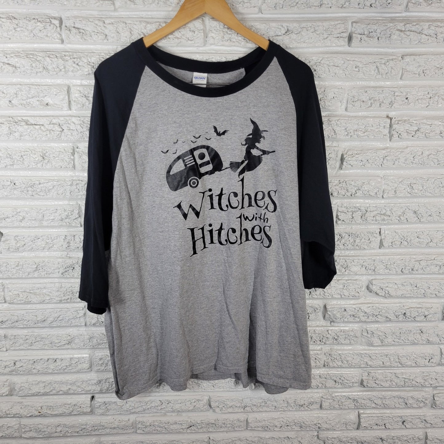Halloween Womens Top 2XL Plus Raglan Sleeve Gray Witches with Hitches Camping