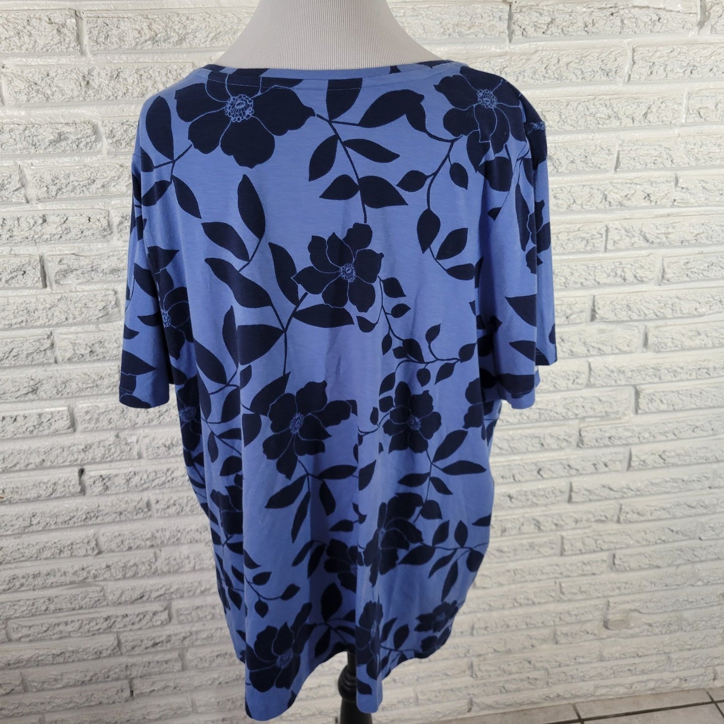 Catherines Womens Top 2X Plus 22W 24W Tee Tunic Blue Floral Cotton Blend Casual
