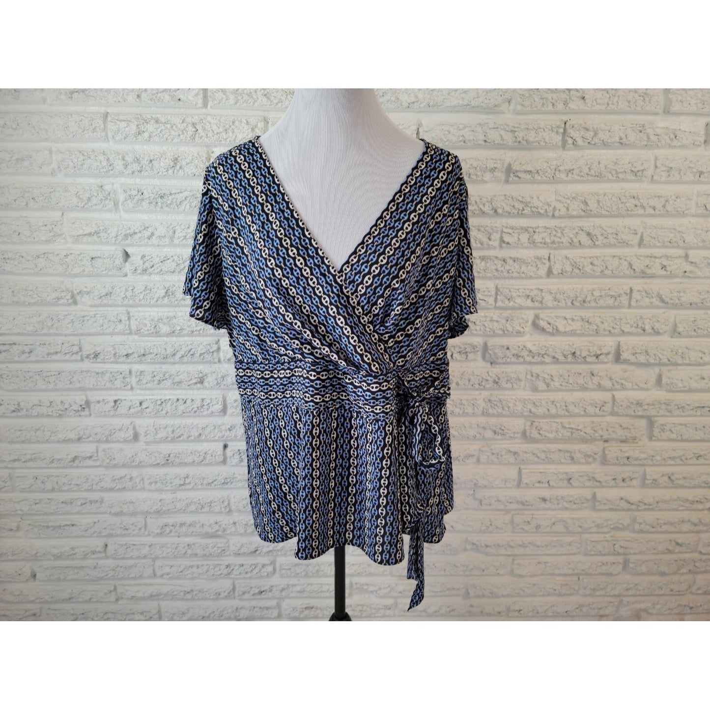 Covington 18W Plus Size Top Blue Geometric V-Neck Zip Closure Short Sleeve