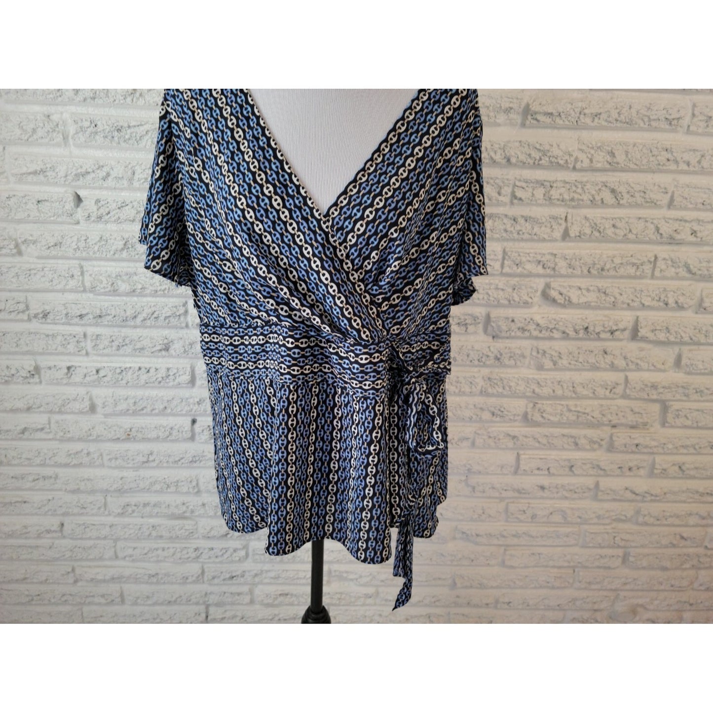 Covington 18W Plus Size Top Blue Geometric V-Neck Zip Closure Short Sleeve