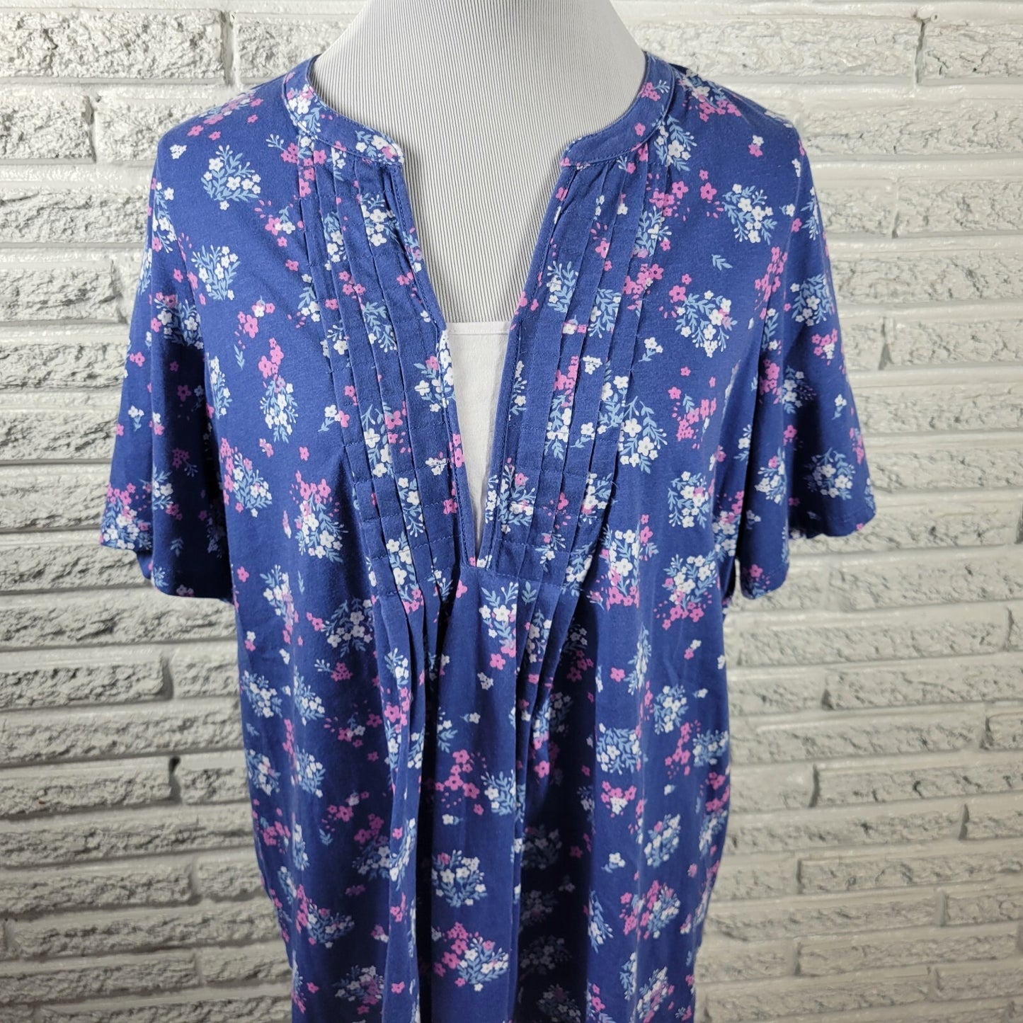 Woman Within Womens Top 18 20 Plus Short Sleeve Blue Pink Floral Pintuck Comfy