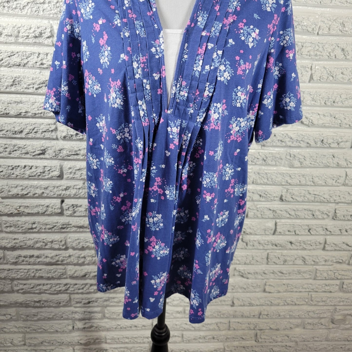 Woman Within Womens Top 18 20 Plus Short Sleeve Blue Pink Floral Pintuck Comfy