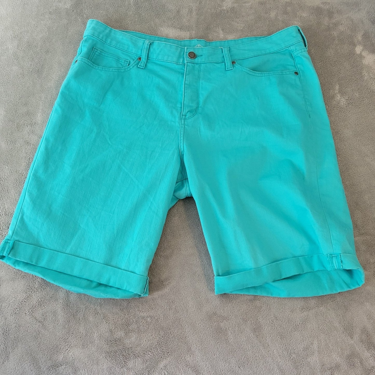 St Johns Bay Women Shorts 18 Plus Bermuda Blue Denim Zip Fly Cotton Blend Cuffed