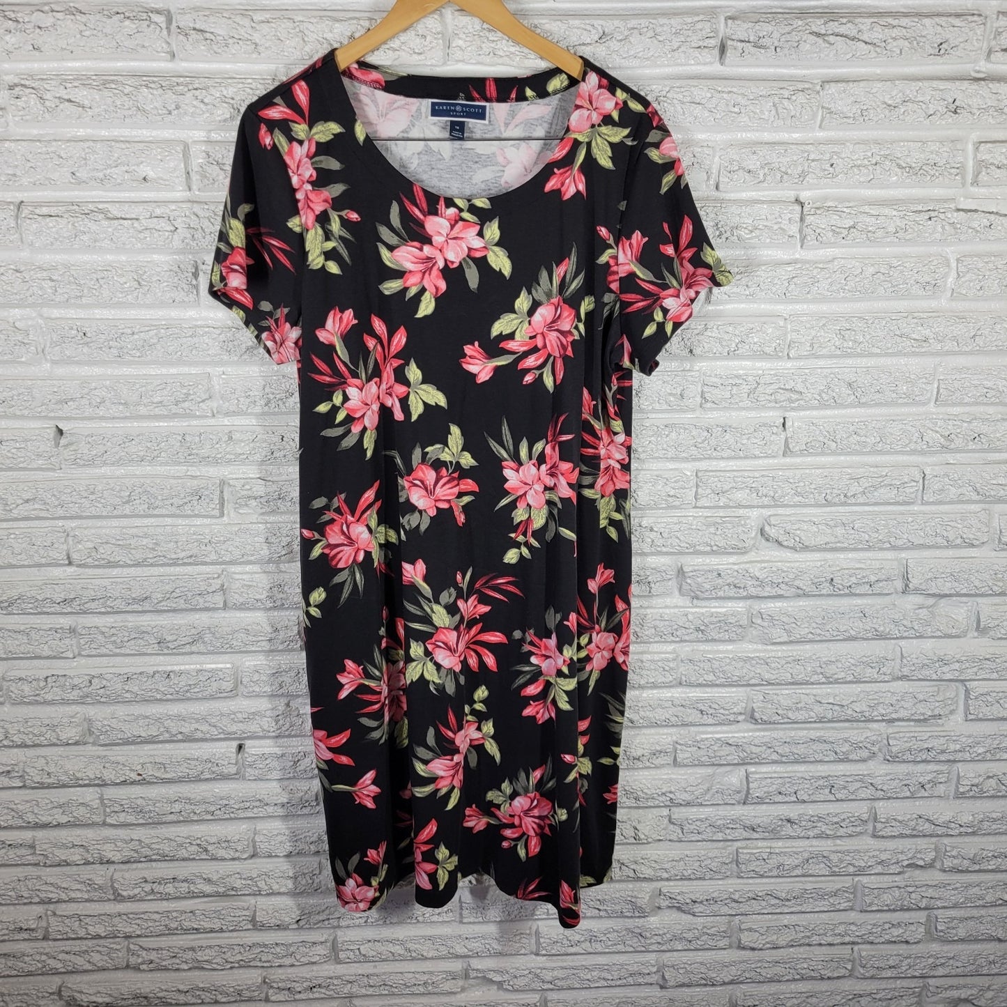 Karen Scott Women's 1X Plus Size Floral T-Shirt Dress Black Pink Knee Length