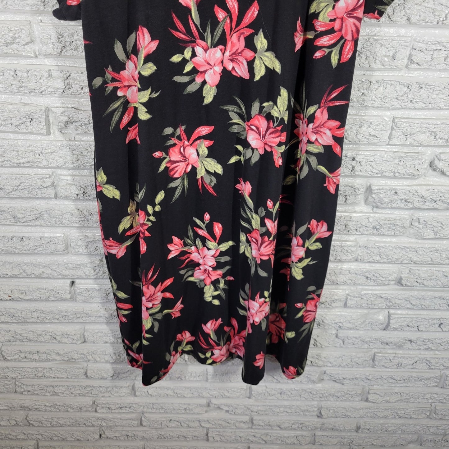 Karen Scott Women's 1X Plus Size Floral T-Shirt Dress Black Pink Knee Length