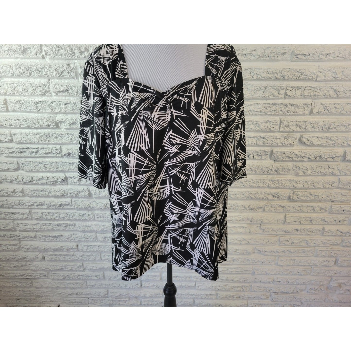 Avenue Womens Top 26 28 Plus Tunic Black Abstract Semi Sheer Silver Metallic