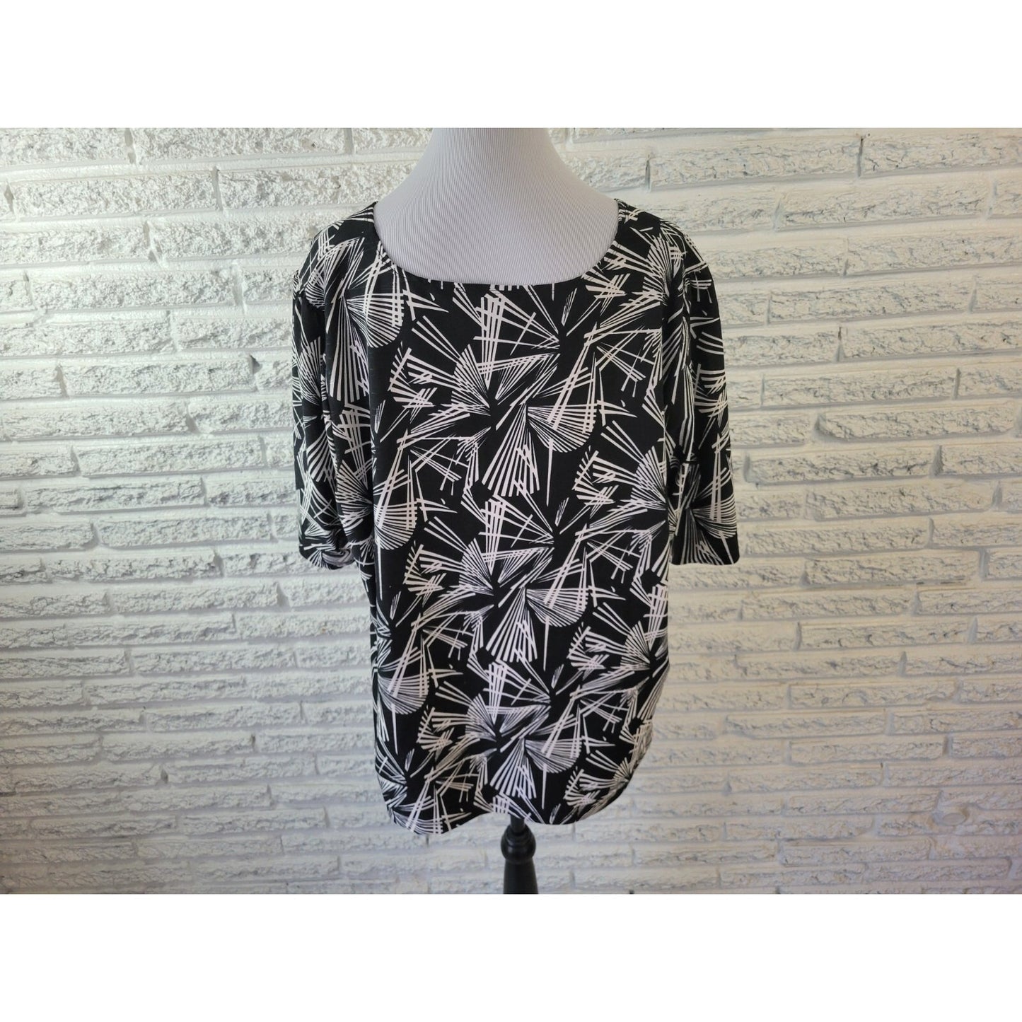 Avenue Womens Top 26 28 Plus Tunic Black Abstract Semi Sheer Silver Metallic