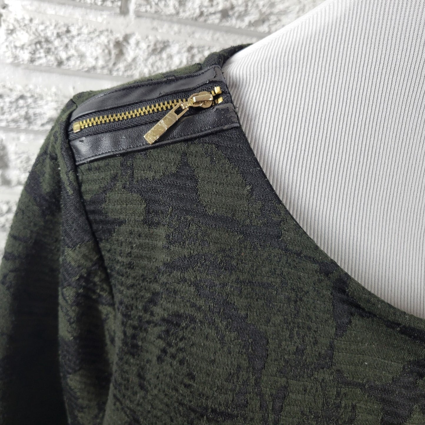 Rafaella Womens Top 2X Plus 3/4 Sleeve Green Roses Zip Shoulder Faux Leather