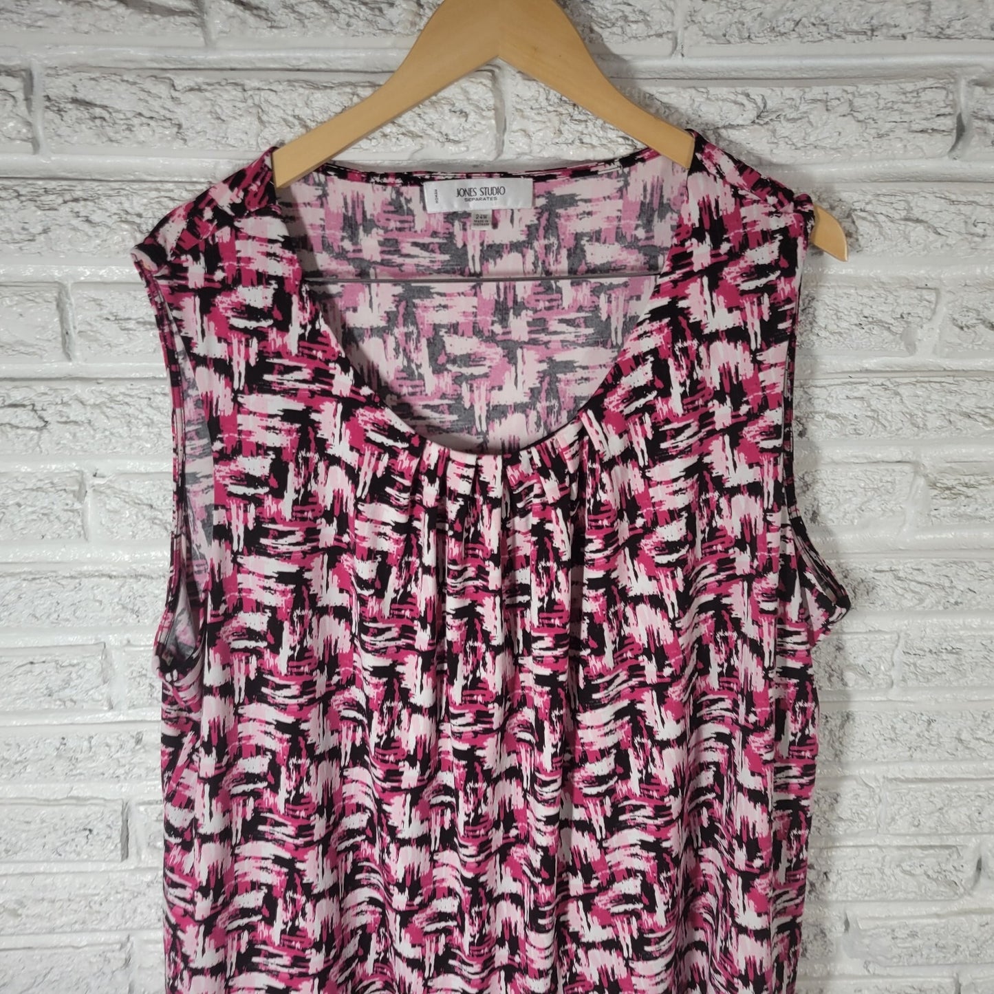 Jones Studio Womens Top 24W Plus Sleeveless Pink Black Watercolor Pleated Lined