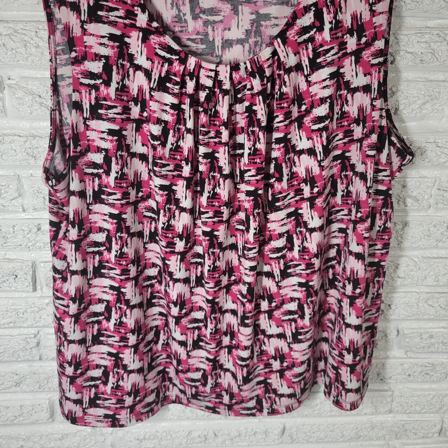 Jones Studio Womens Top 24W Plus Sleeveless Pink Black Watercolor Pleated Lined