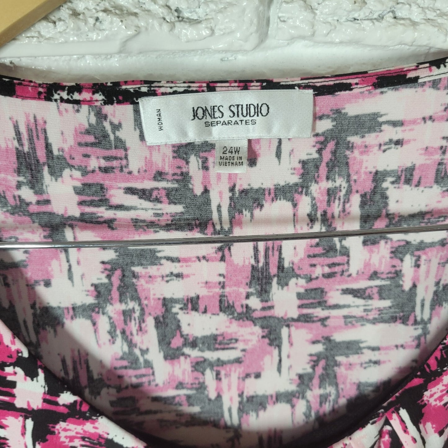 Jones Studio Womens Top 24W Plus Sleeveless Pink Black Watercolor Pleated Lined