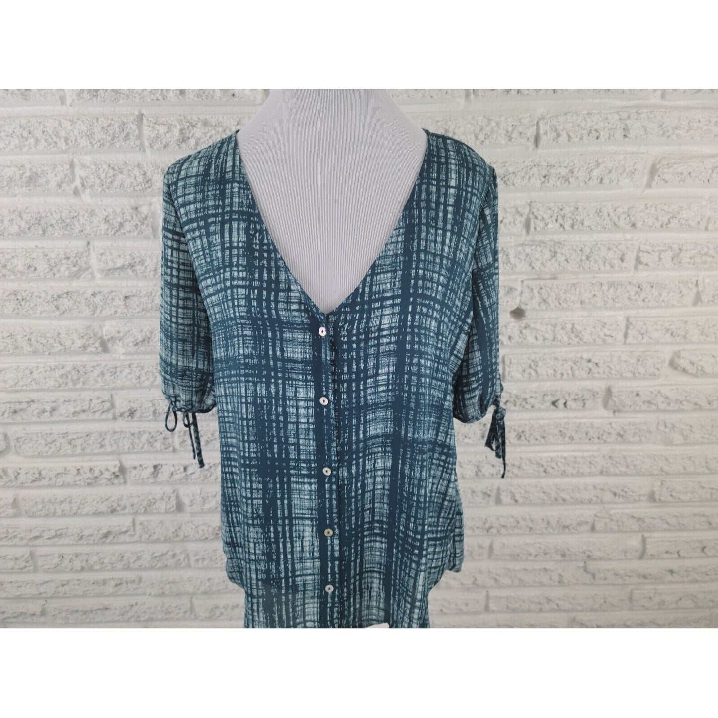 Maurices Womens Top Extra Large XL Button Up Blue Geometric Casual Comfy
