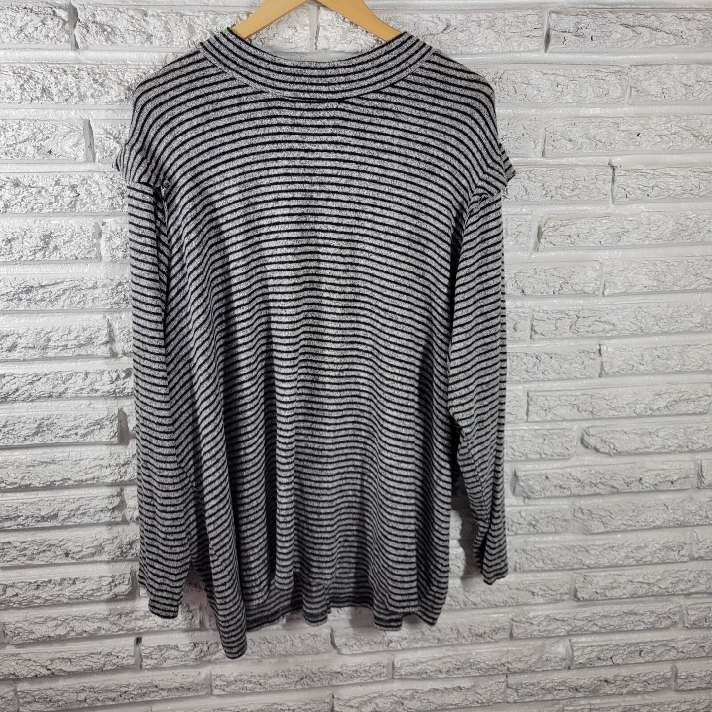 Lee Womens Top 3X Plus Tunic Long Sleeve Knit Gray Stripe Lightweight Casual