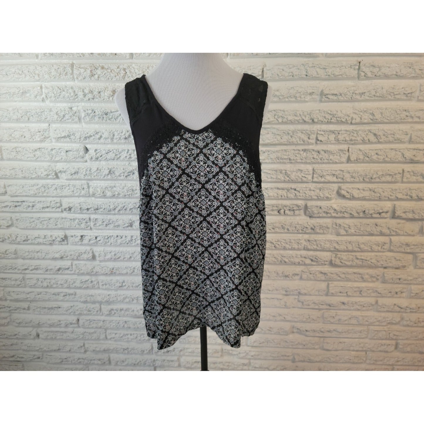 Maurices Women's XL Tank Top Black Geometric Sleeveless Pullover Lined Stretch