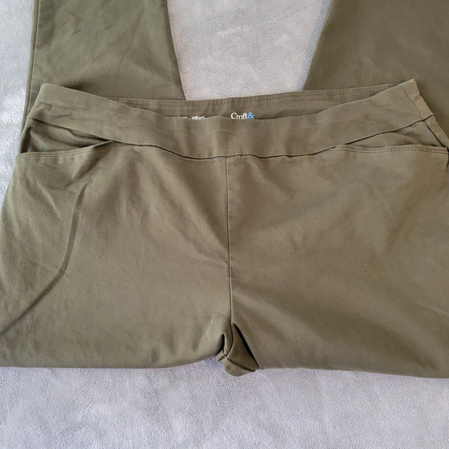 Croft Barrow Women Pants 22W Plus Effortless Stretch Pull On Crop Green Pockets
