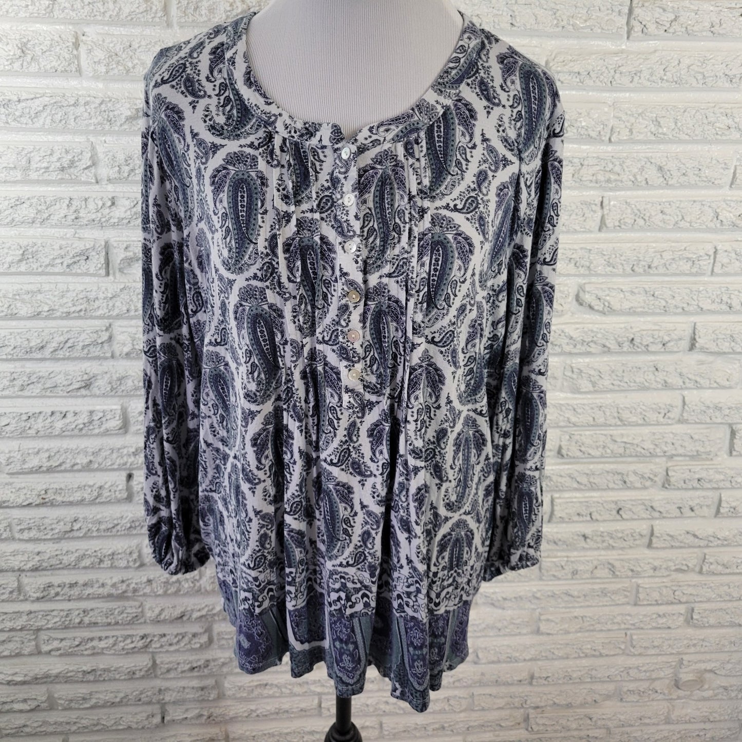 Rose & Olive 2X Blue Paisley Top V-Neck 3/4 Sleeve Pleated Button PAI34E