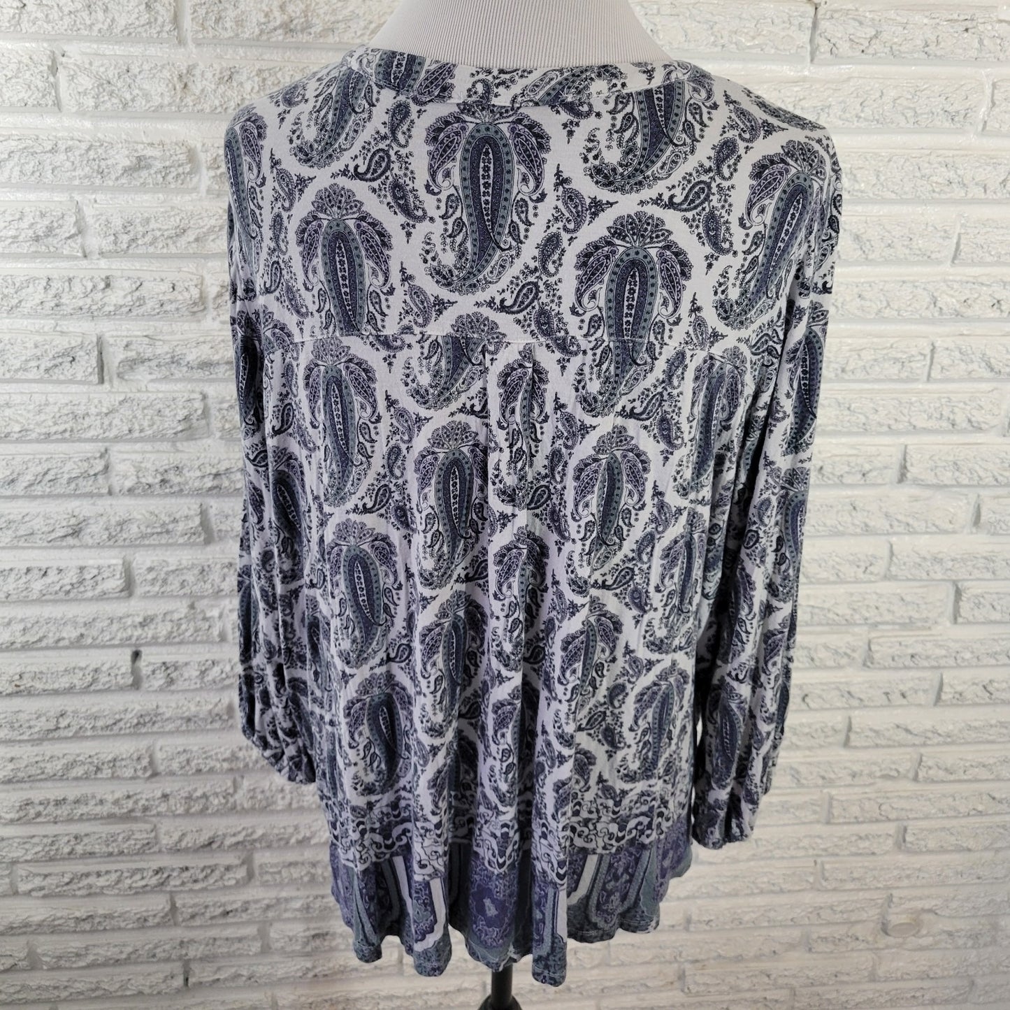 Rose & Olive 2X Blue Paisley Top V-Neck 3/4 Sleeve Pleated Button PAI34E