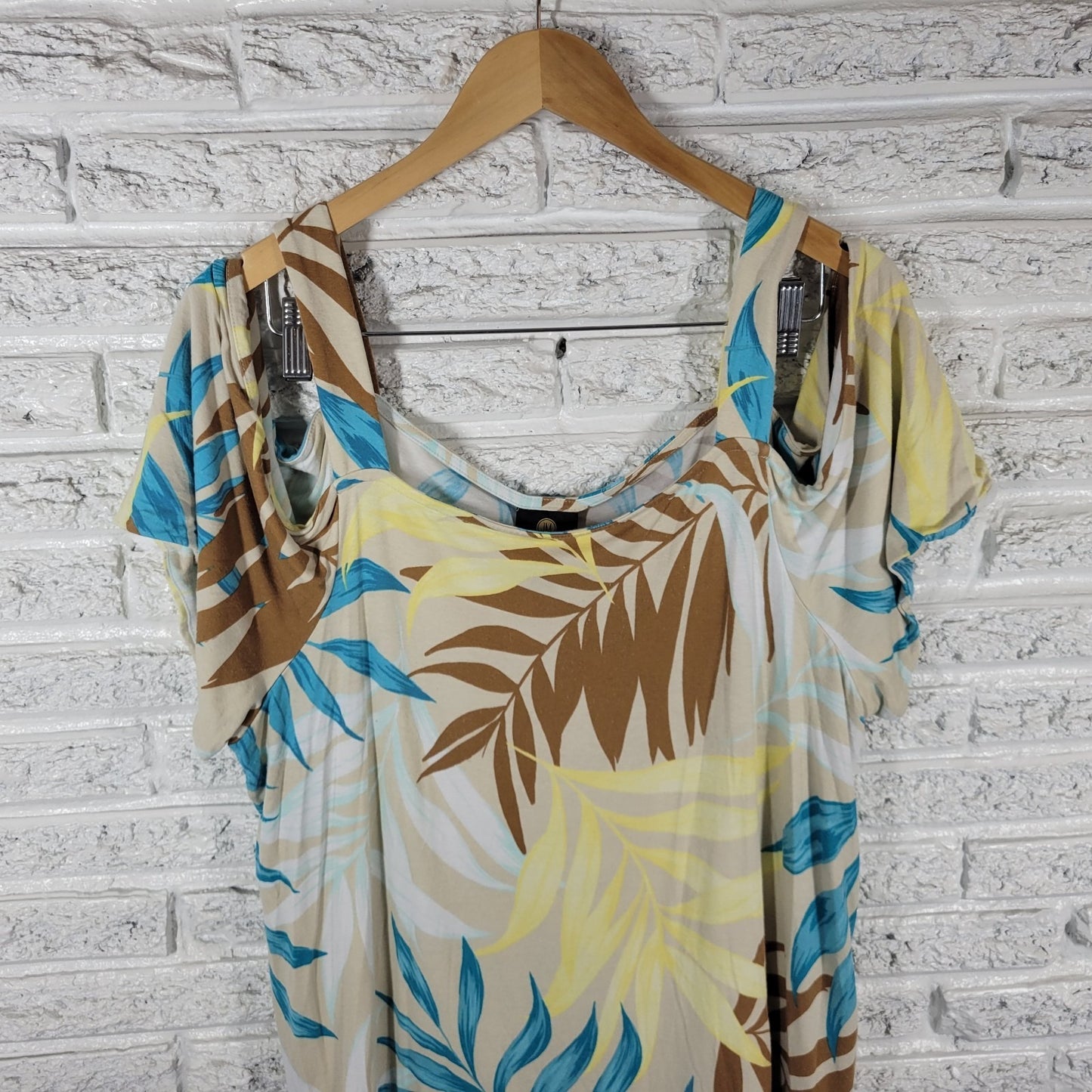 JM Collection 1X Blue Brown Yellow Floral Top Cold Shoulder Short Sleeve