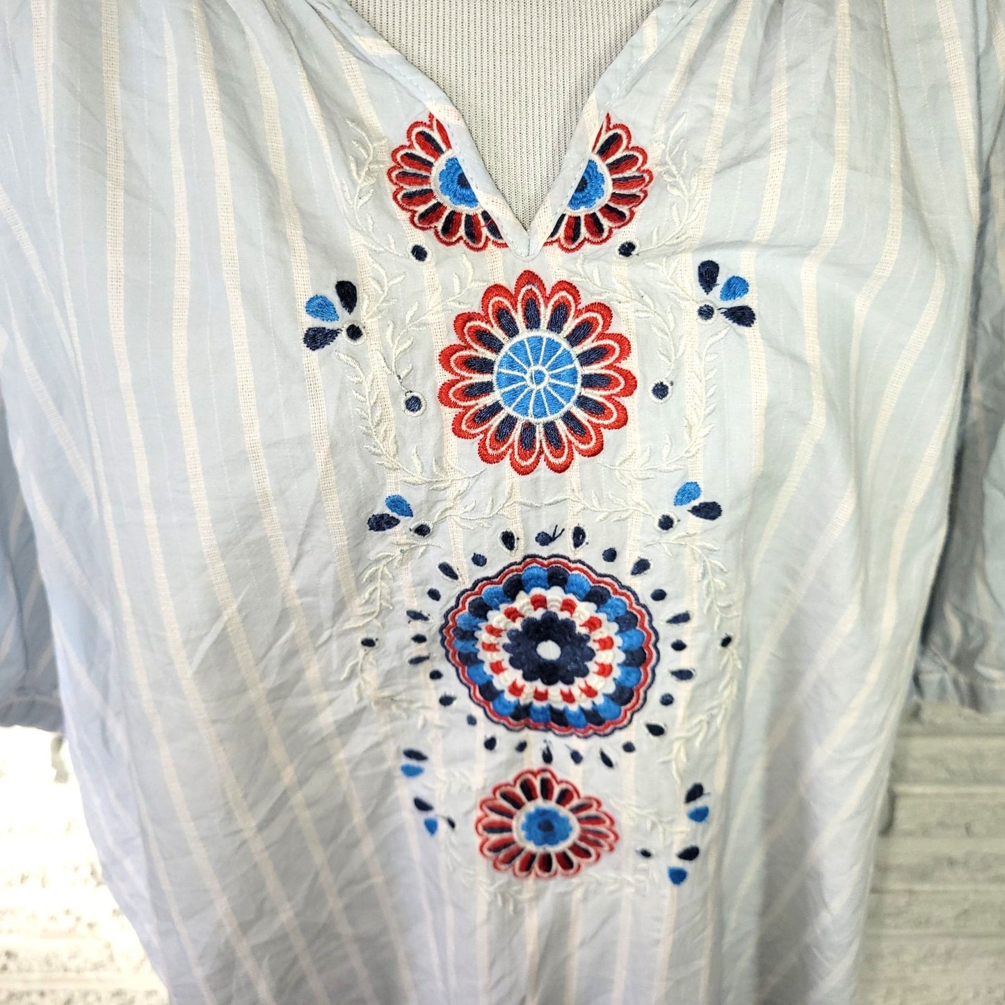 St. John's Bay XL Women Top 100% Cotton Blue Red Geometric V-Neck Embroidered