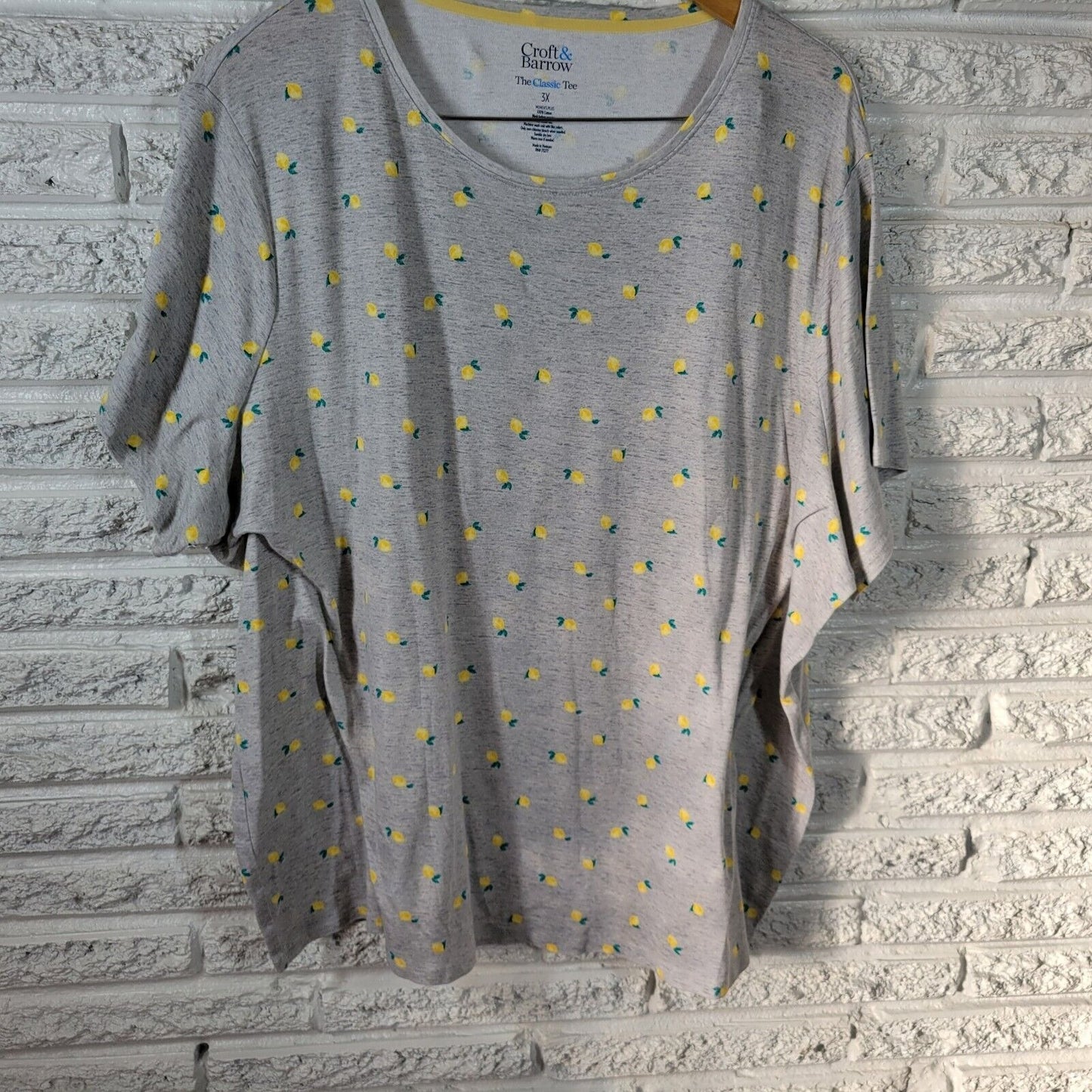 Croft Barrow Womens Top 3X Plus Tee Short Sleeve Yellow Gray Cotton Lemons