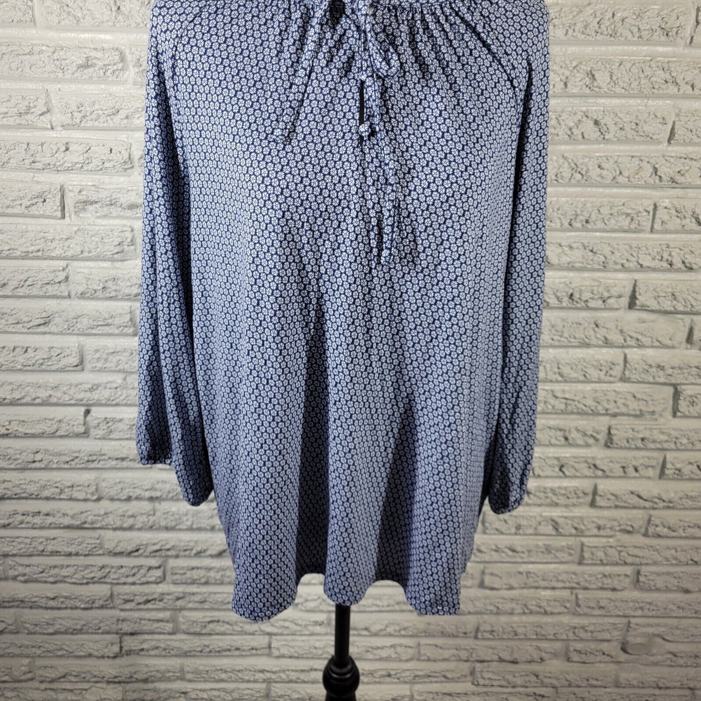 Croft Barrow Womens Top XL Tunic 3/4 Sleeve Blue Geometric Keyhole Lightweight