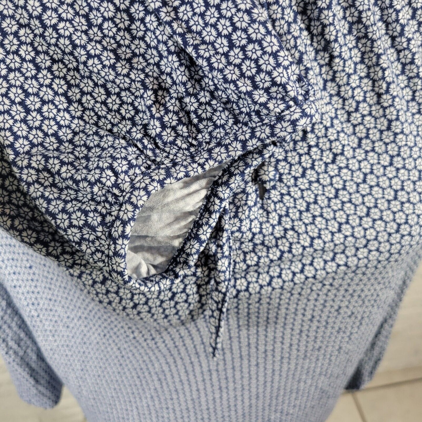 Croft Barrow Womens Top XL Tunic 3/4 Sleeve Blue Geometric Keyhole Lightweight