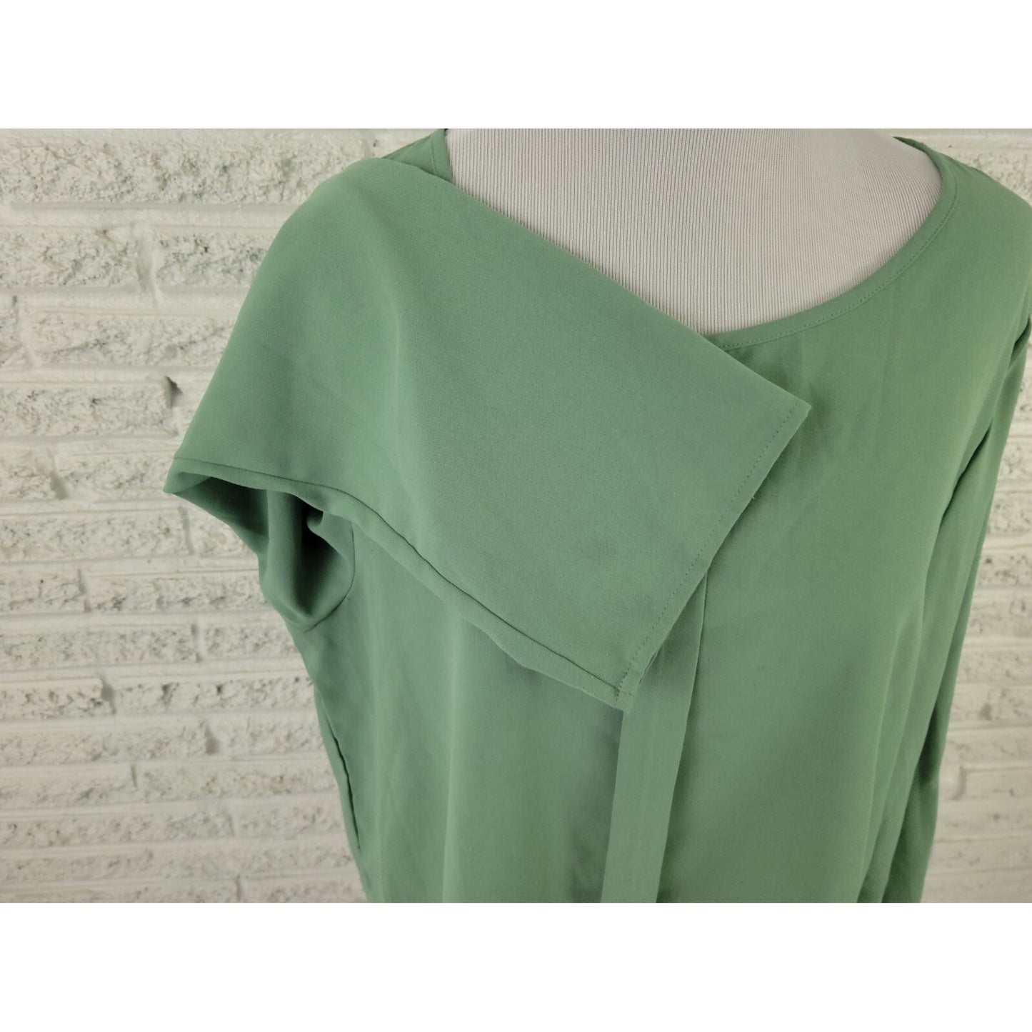 Shein Curve Womens Top 1XL Plus Long Sleeve Keyhole Back Green Polyester Office