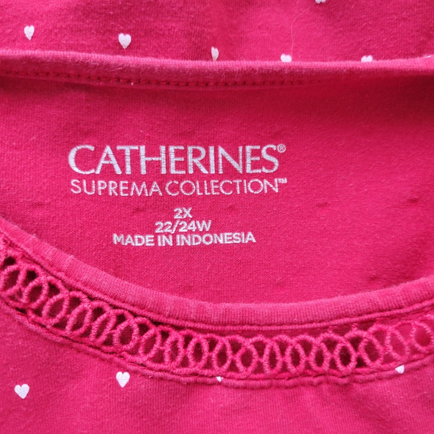 Catherines Womens Top 2X Plus Tee Crochet Neckline Red Tiny Hearts Comfy Casual