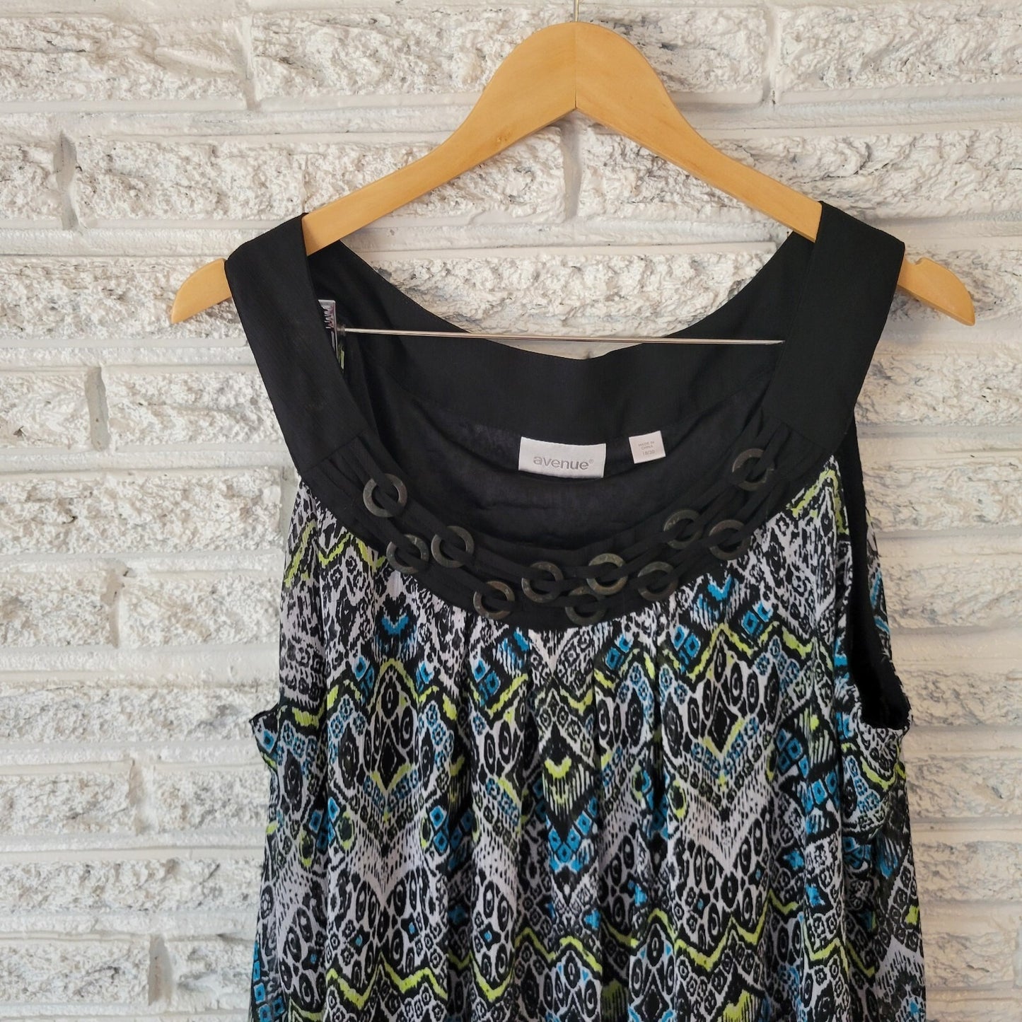 Avenue Women's 18-20 Plus Size Top Blouse Black Blue Geometric Sleeveless Lined