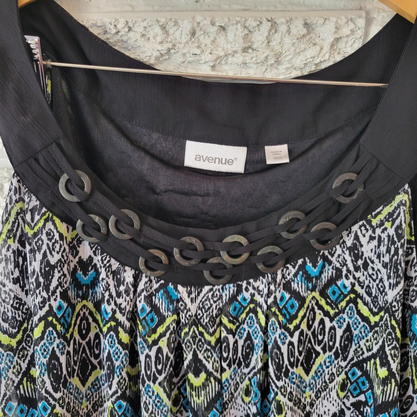 Avenue Women's 18-20 Plus Size Top Blouse Black Blue Geometric Sleeveless Lined