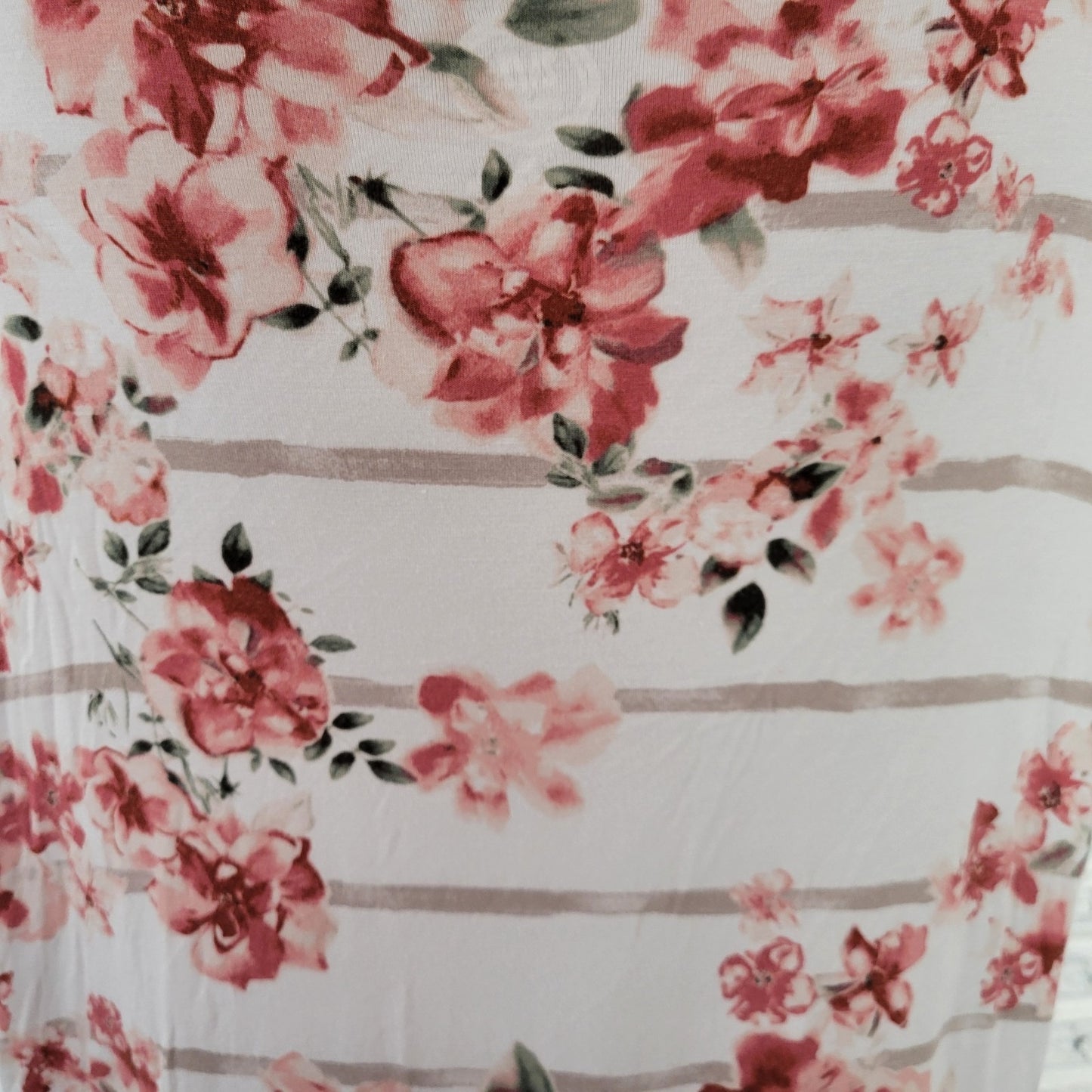 Maurices 24 7 Womens Top 2X Plus Tee Short Sleeve Red Pink Floral Comfy Casual